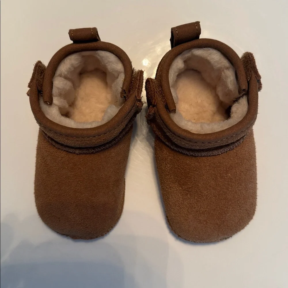 UGG excellent only