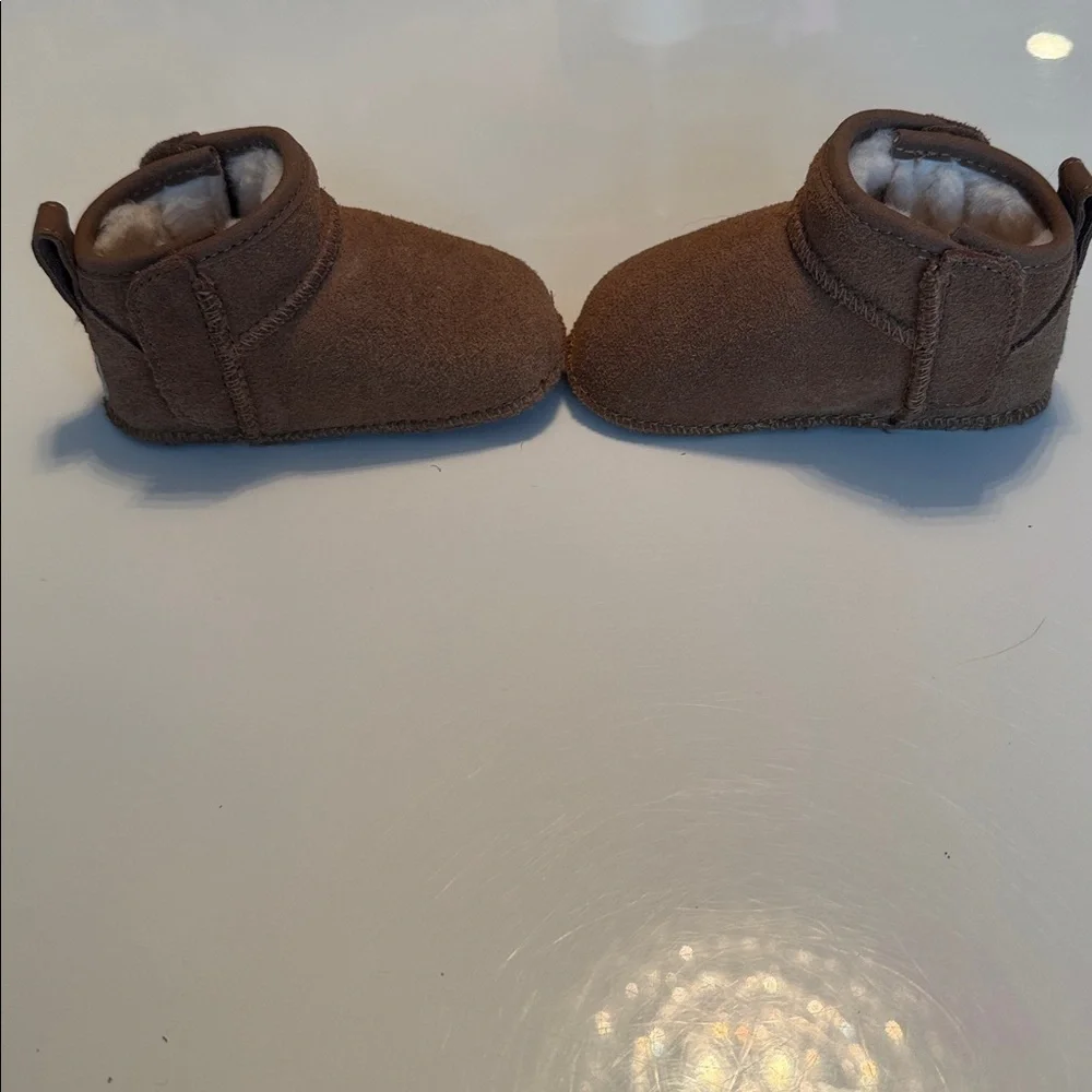 UGG excellent only