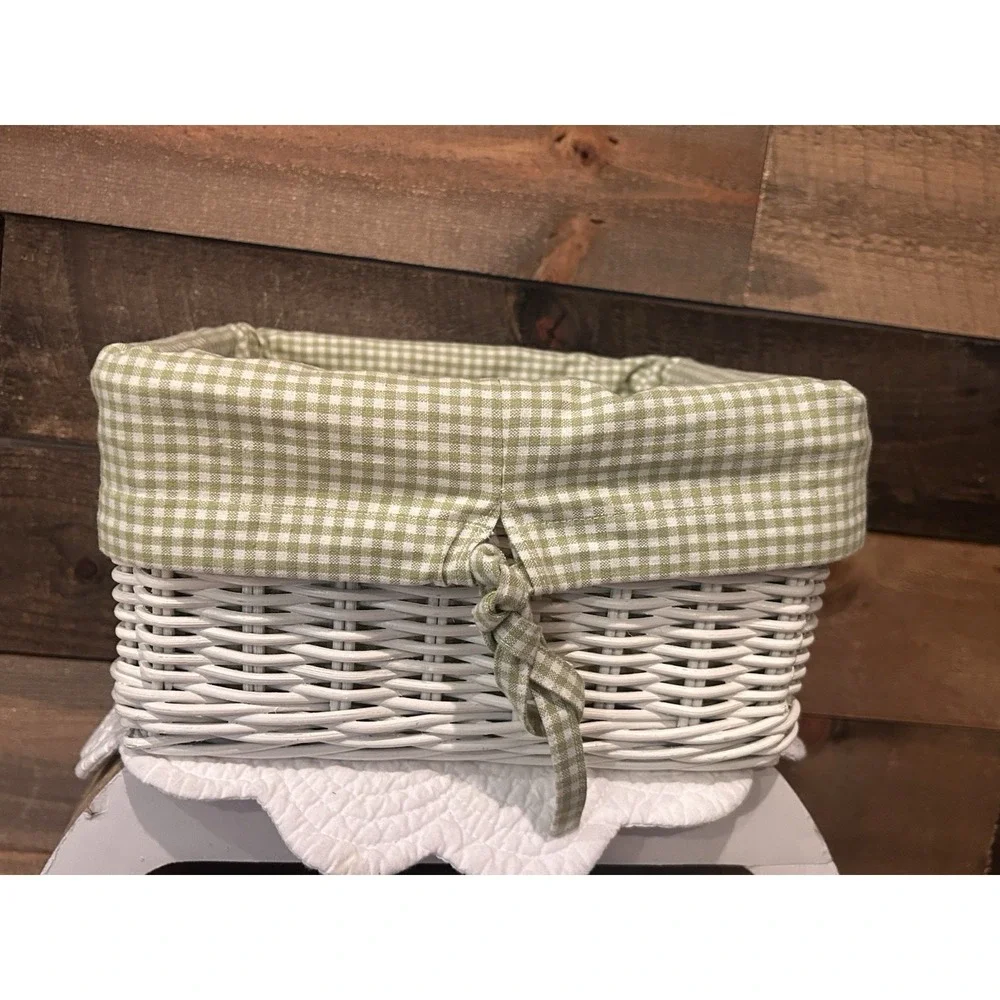 POTTERY BARN KIDS White Sabrina Basket with Liner Green Gingham Plaid Checker‎