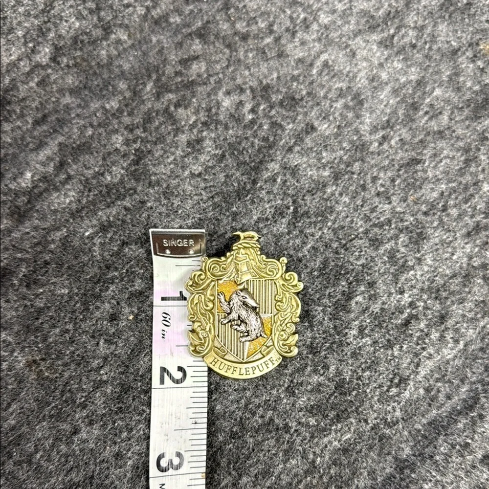 Harry Potter Hufflepuff Trading  pin from Universal Studios