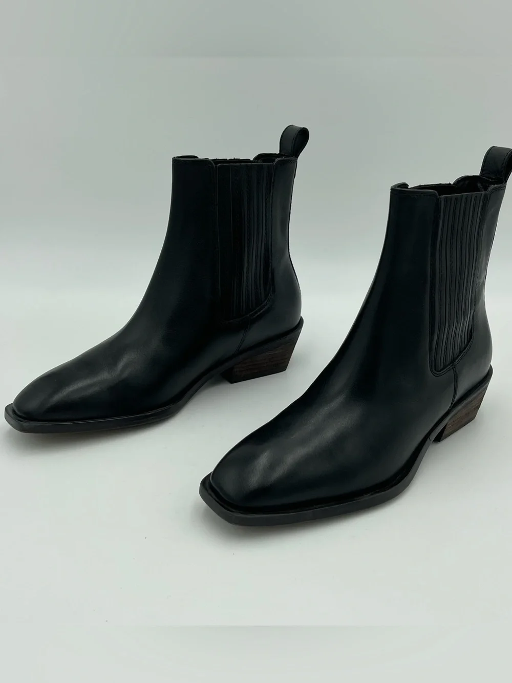 Seychelles classic black