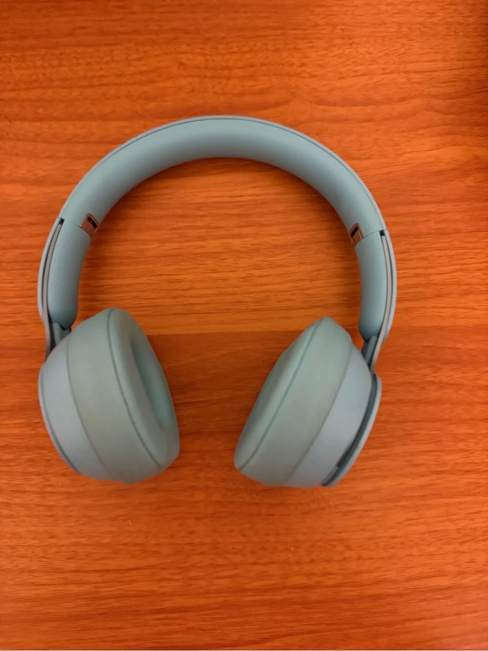 Beats by Dre ear wireless