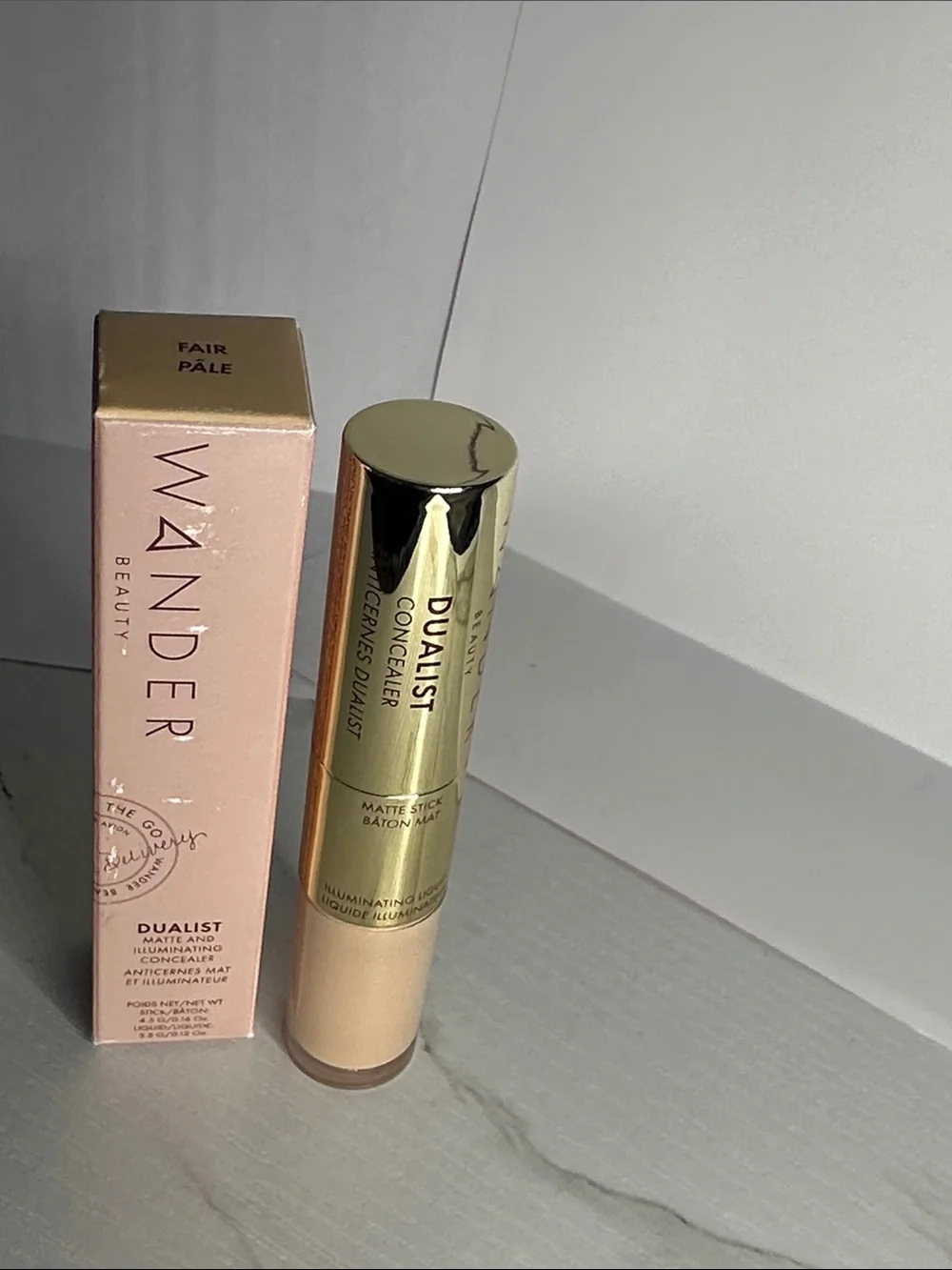 Wander Beauty Dualist Concealer Stick in Fair/Pale with Gold Cap