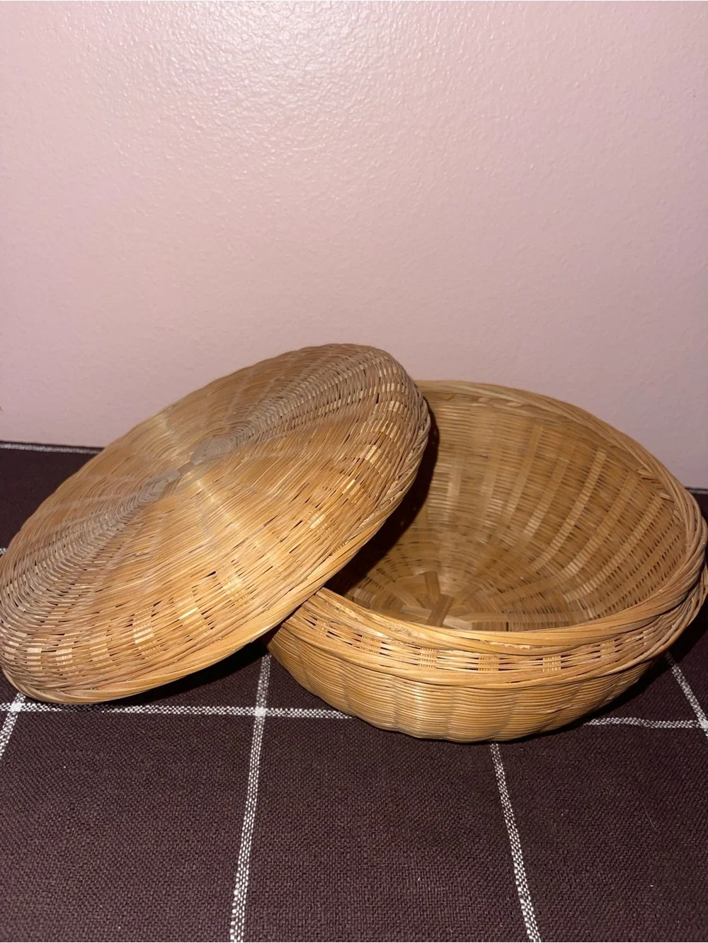 Handwoven Natural Wicker Storage Basket with Lid