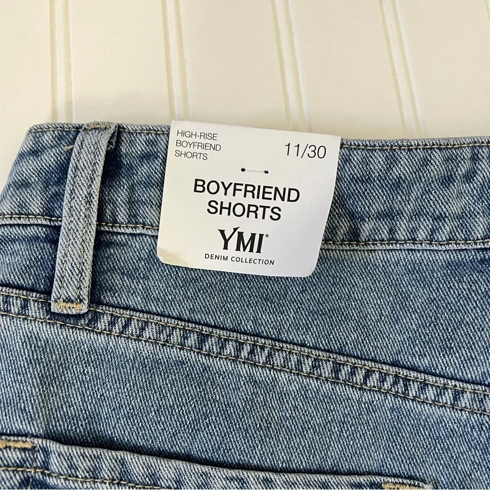 YMI Junior High Rise Frayed Distressed Raw Hem Boyfriend Denim Shorts size 11