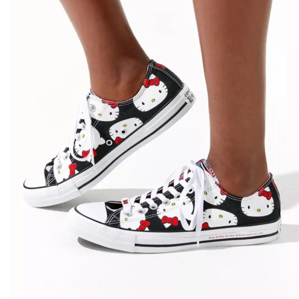 Converse hello kitty
