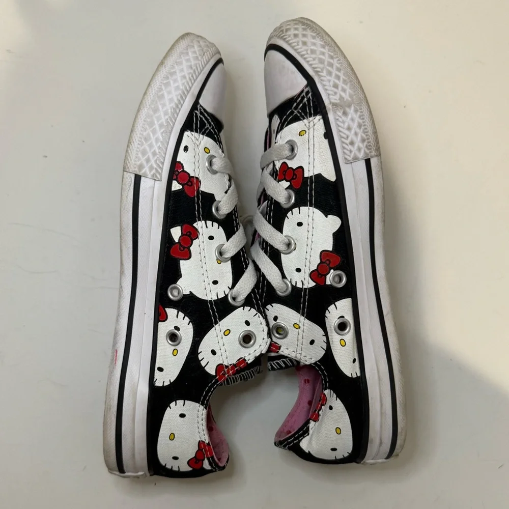 Converse hello kitty