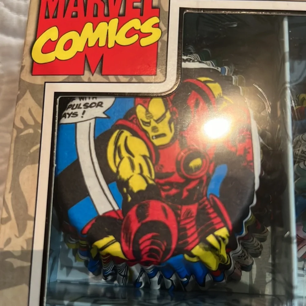 Marvel Comics Cupcake Kit, NWT‎