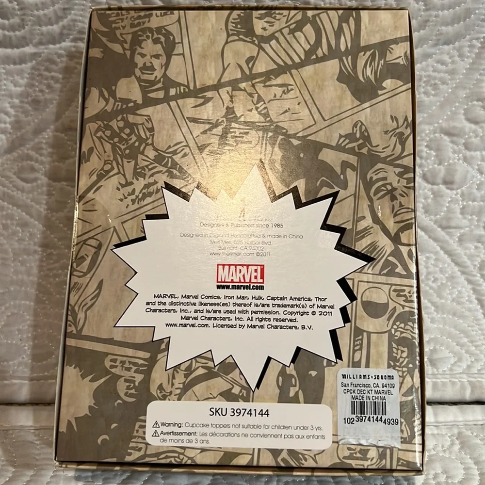 Marvel Comics Cupcake Kit, NWT‎