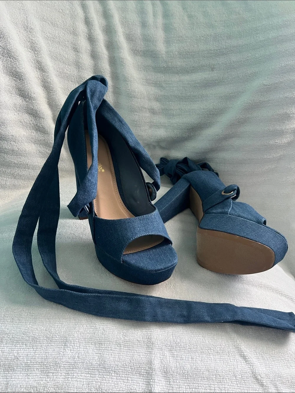 Shoe Dazzle dark blue
