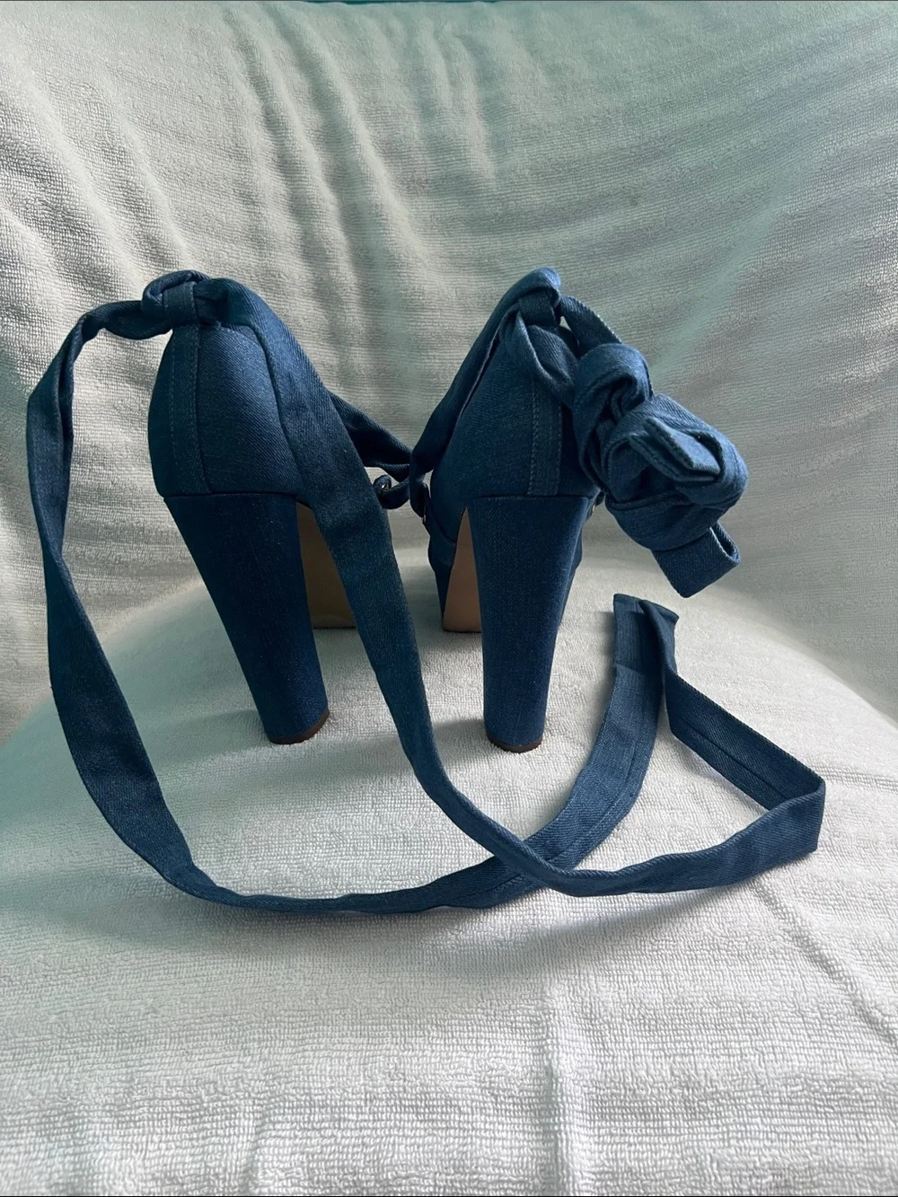Shoe Dazzle dark blue
