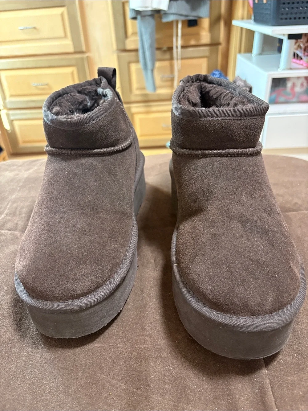 BearPaw thick faux cushioned