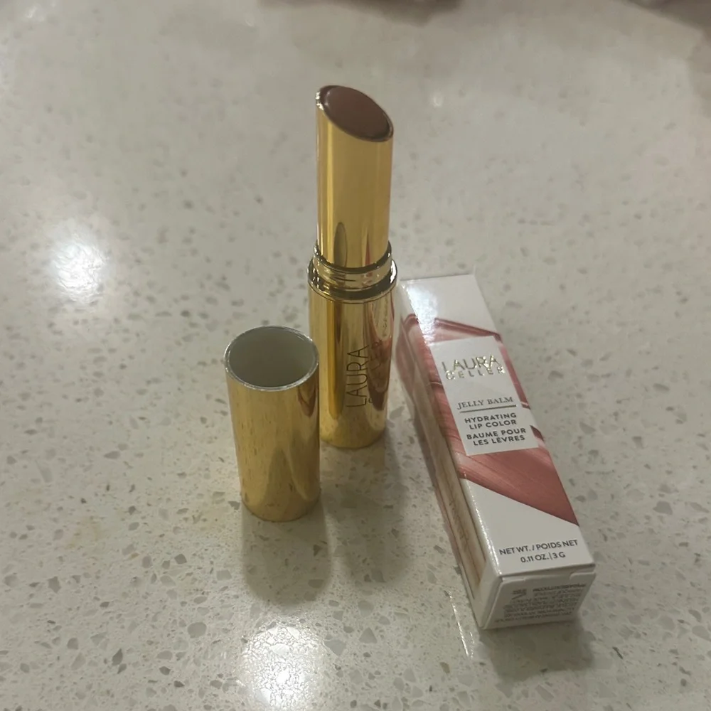 Laura Geller moisturizing lip