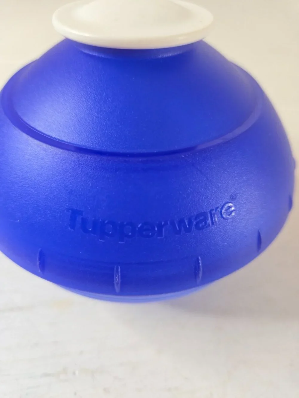 Tupperware Squeeze It Gourmet Cake Decorator with 5 tips