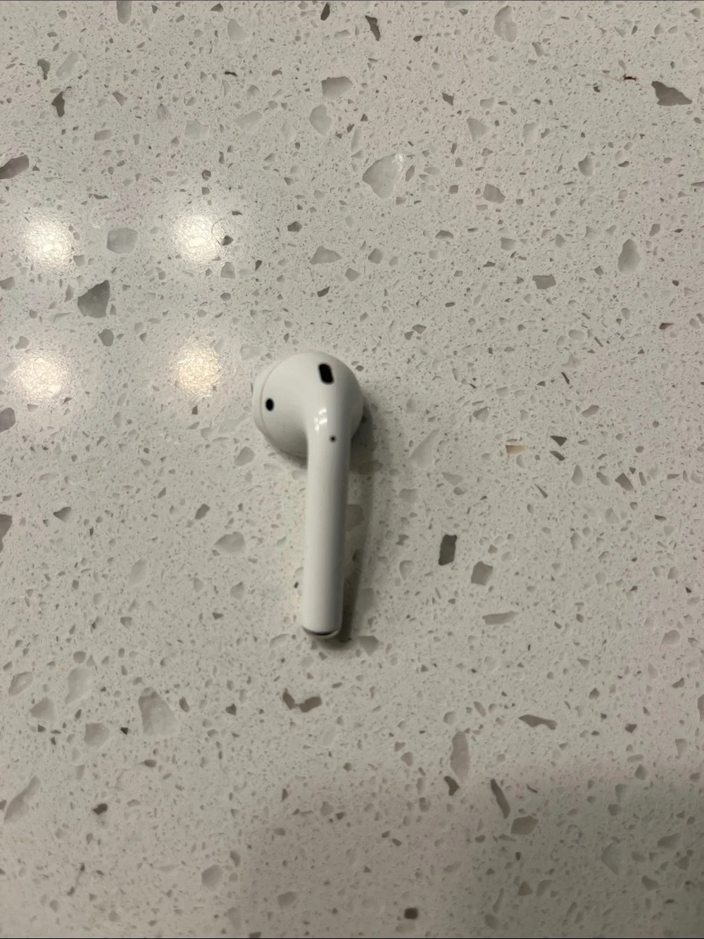 Apple includes airpods