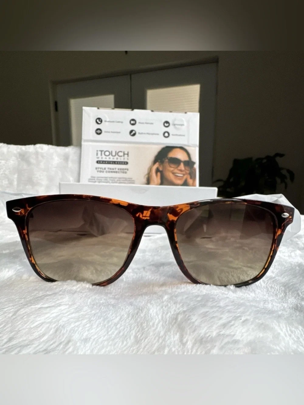 iTouch Wearables SMARTGLASSES Bluetooth Smart Glasses w/ Calling NIB
