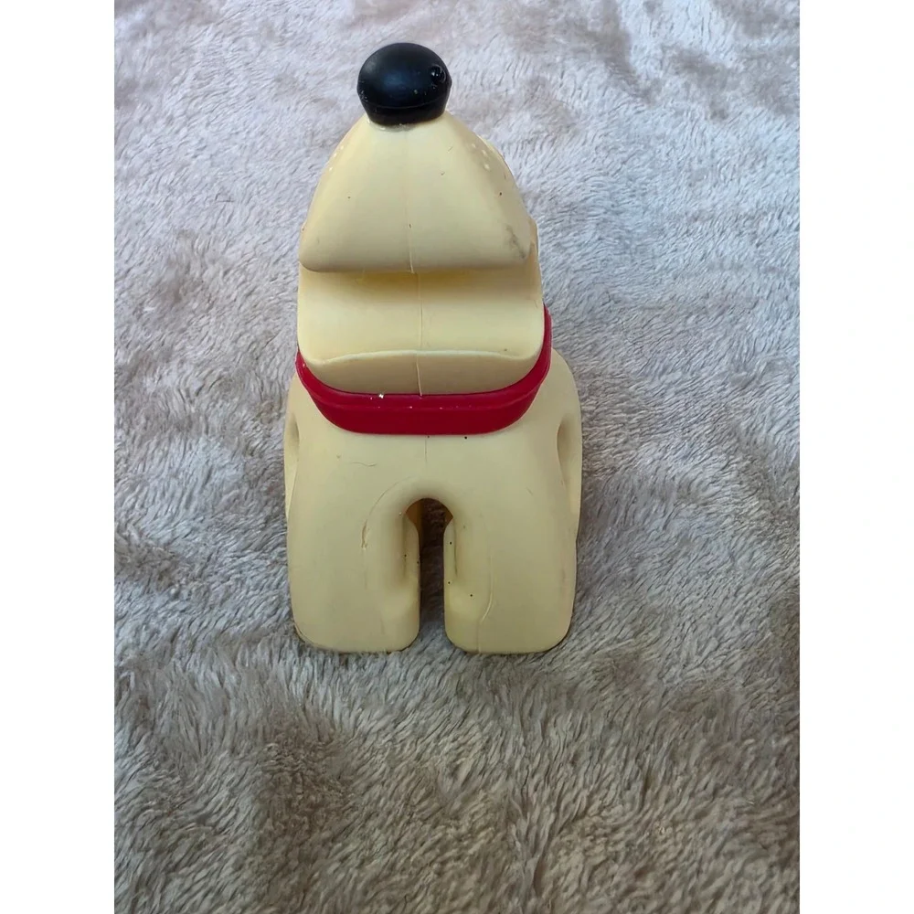 Unbranded shaped pots