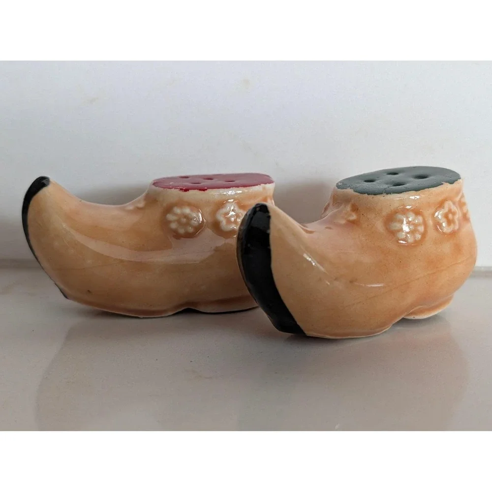 The Unbranded Brand vintage ceramic