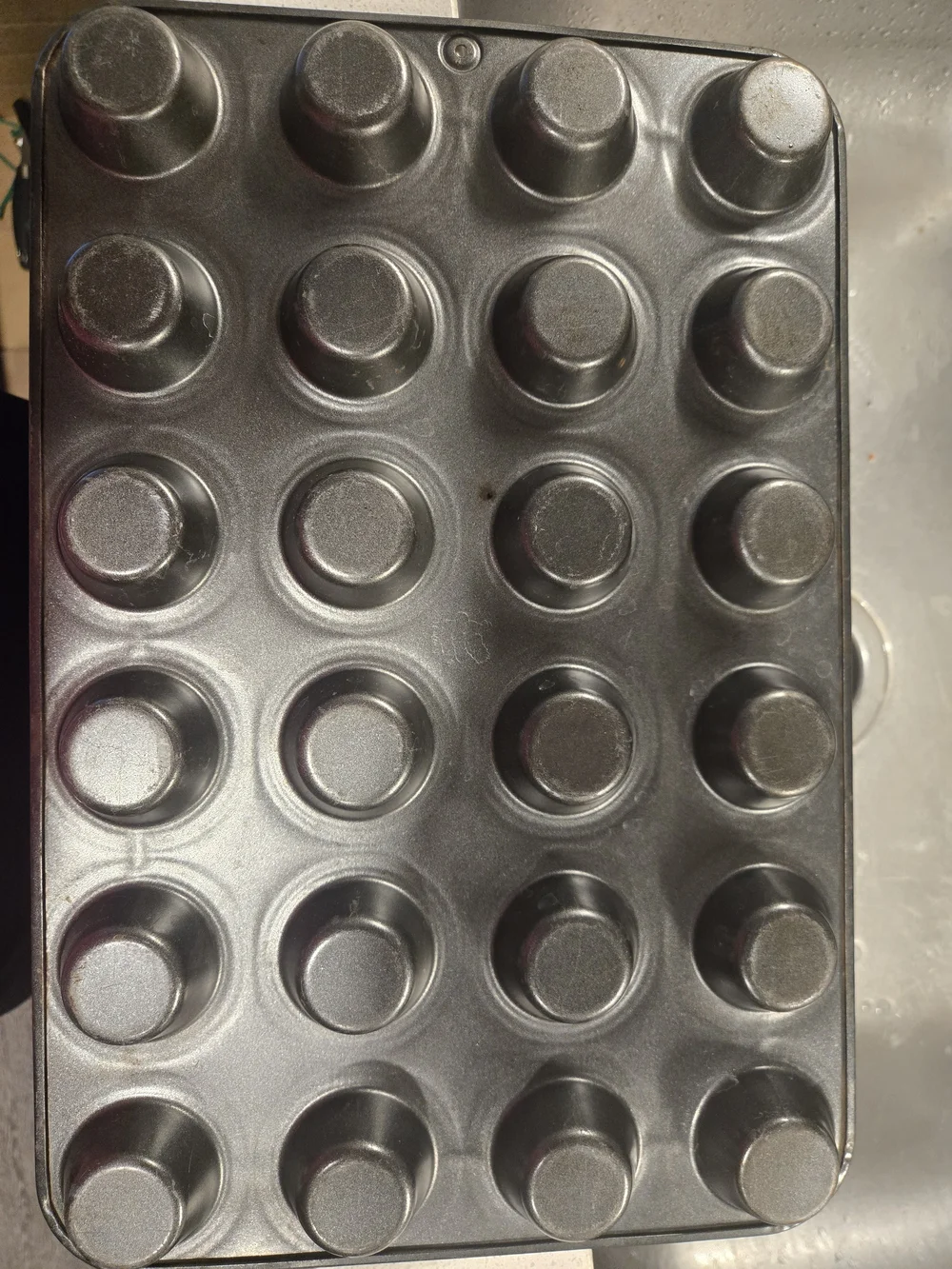 Pampered Chef Non Stick 24-Cup Mini Muffin Pan