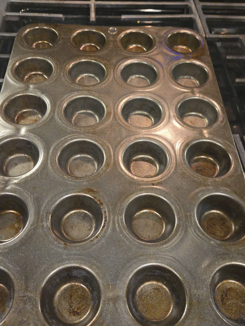 Pampered Chef Non Stick 24-Cup Mini Muffin Pan