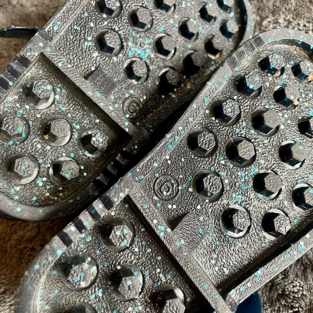 Baby gap water play shoes, in navy with glitters, size 6