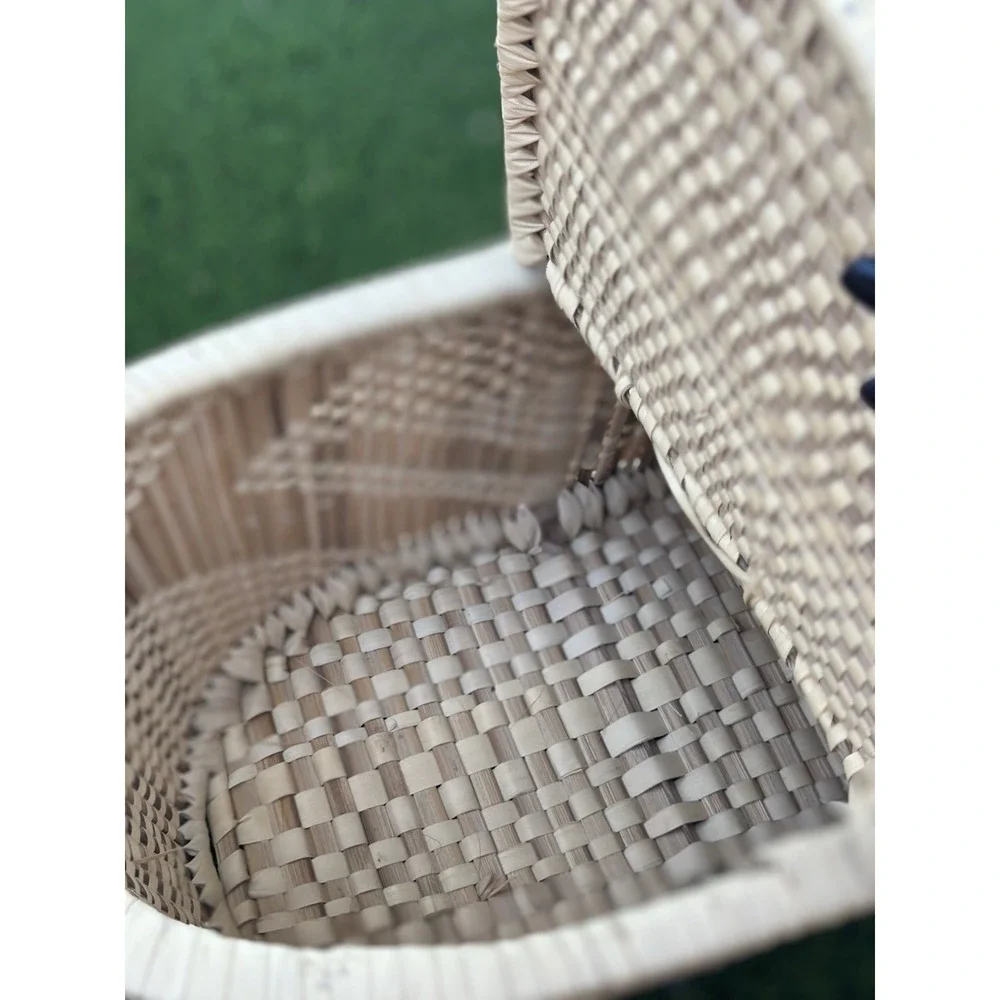 Large Wicker Reed Oval Picnic Basket with Wicker Handle and Lid Natural