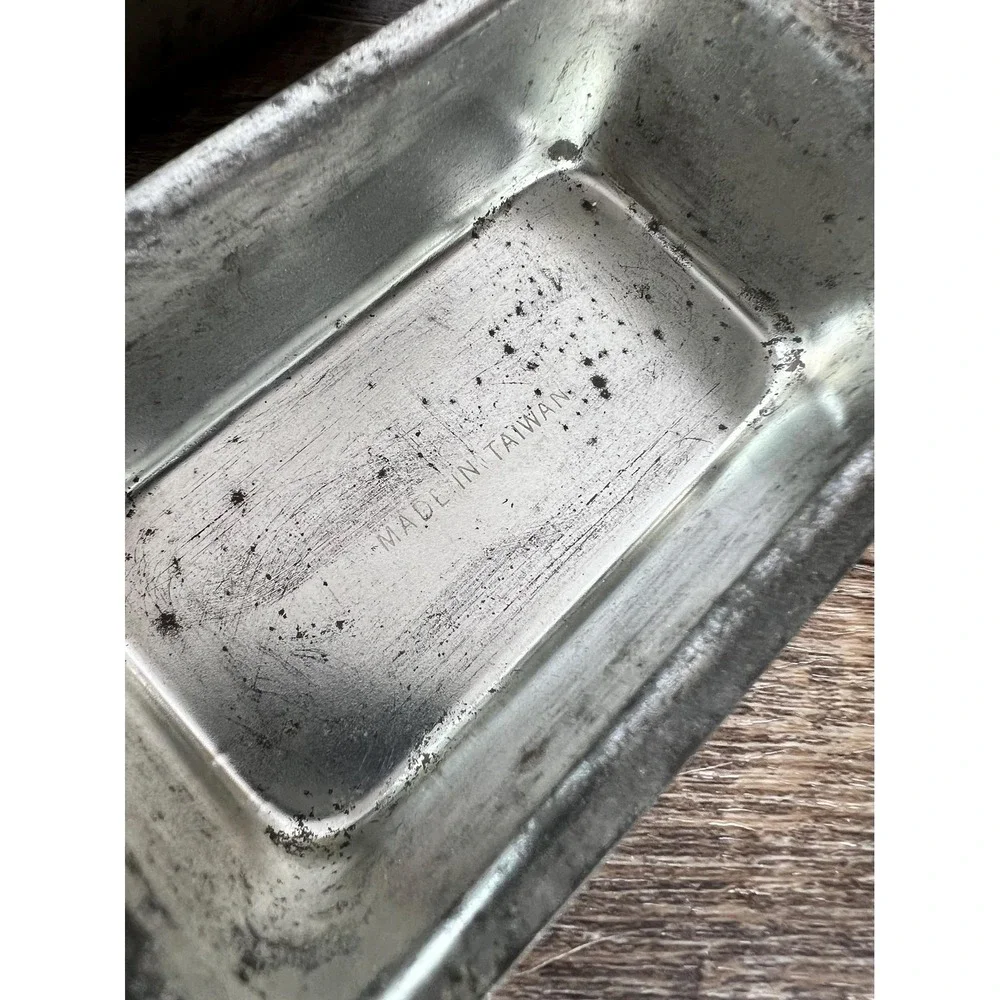 Small vintage loaf pans set of 6 baking assemblage‎ patina display Art junkin