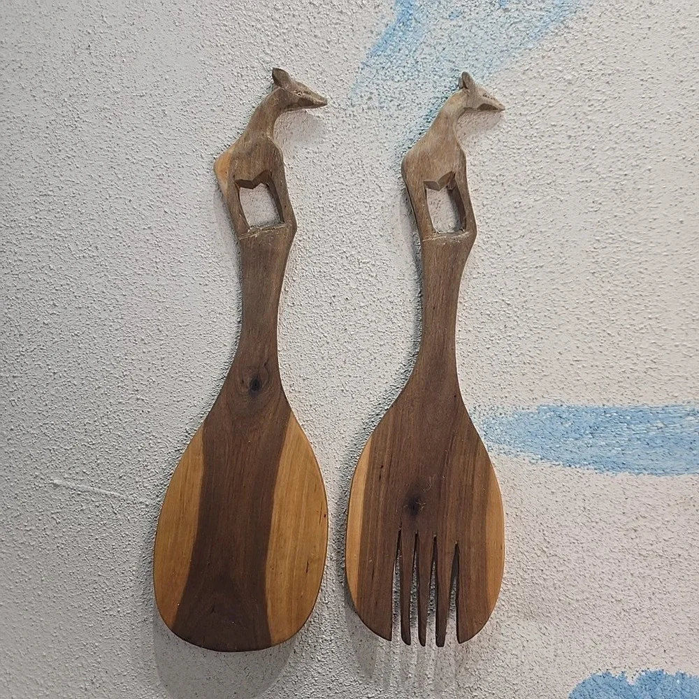 VTG Hand Carved Wooden Giraffe Salad Servers Spoon Fork Set Unique Kitchen Decor