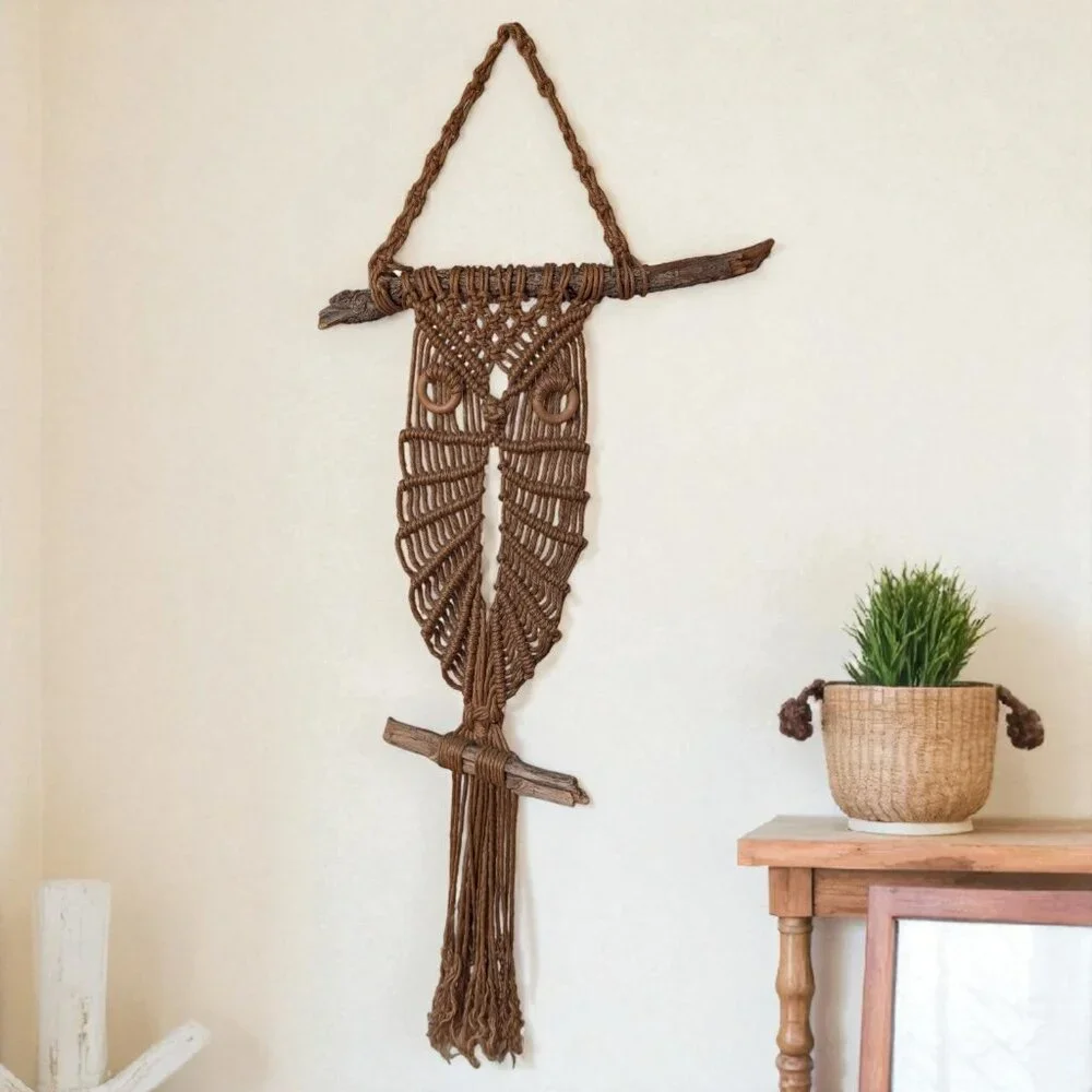 Vtg Boho 70s Handmade Macrame Owl‎ Wall Hanging Jute Driftwood Hippie Rope Art