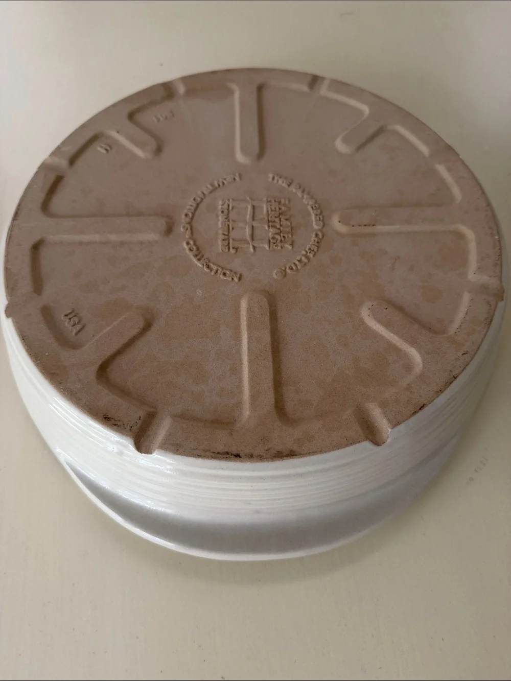 The Pampered Chef Round Stoneware Baking Dish