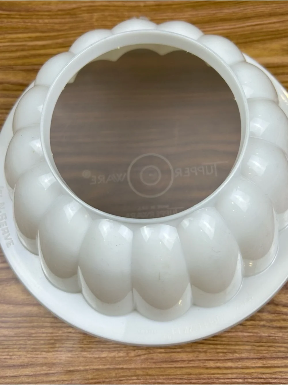 Tupperware vintage white