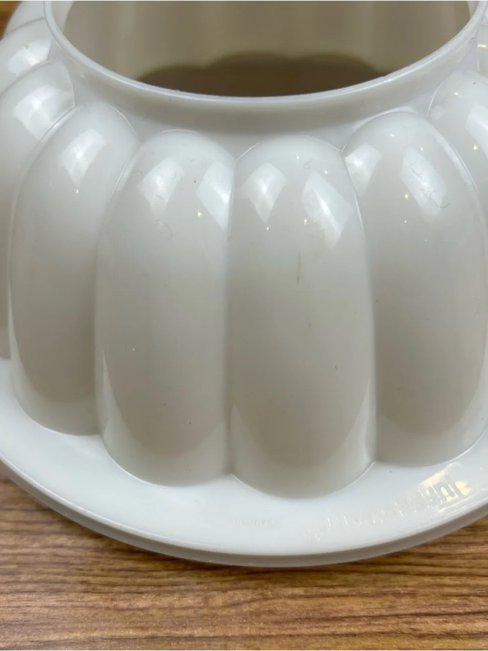 Tupperware vintage white