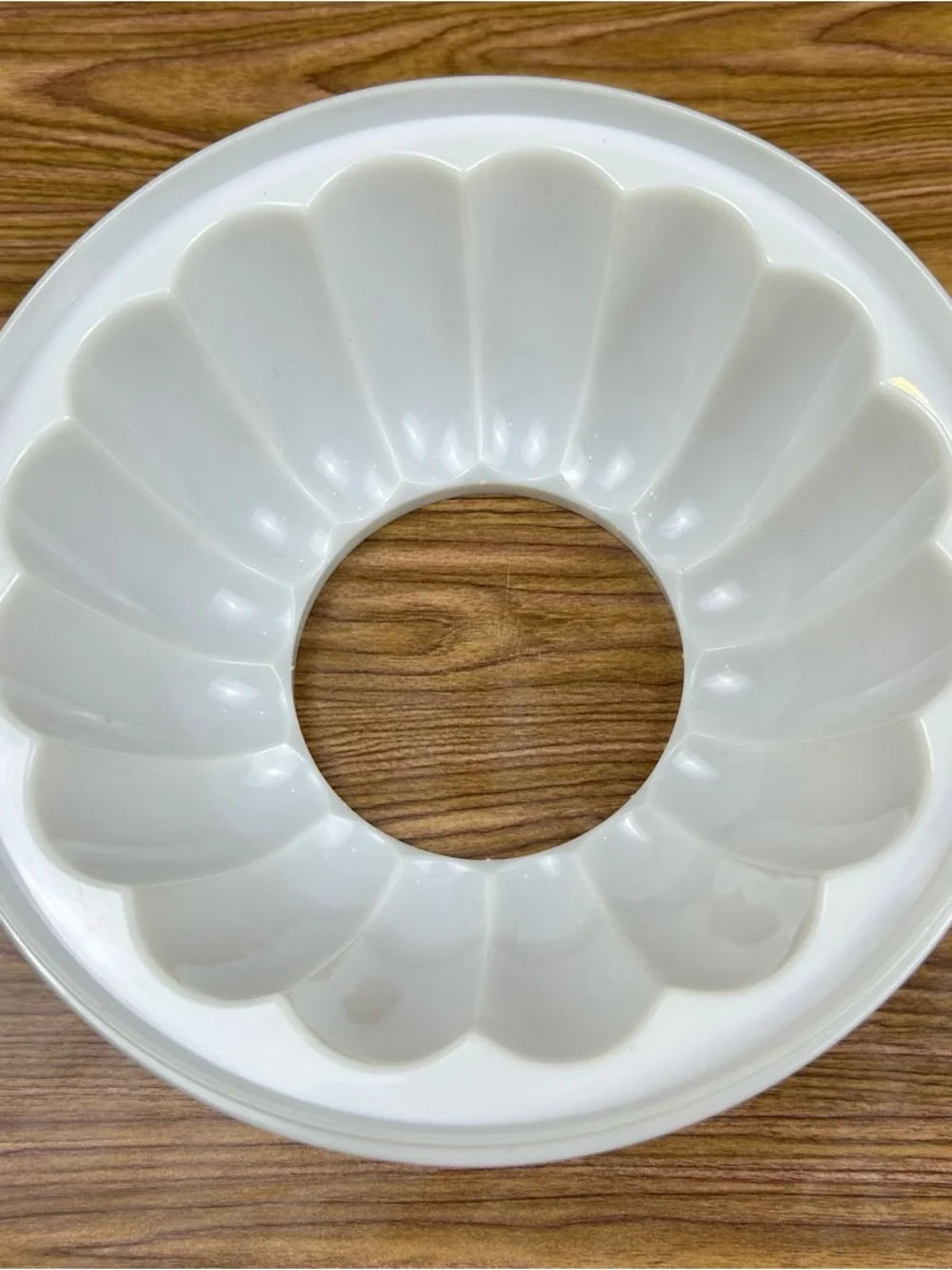 Tupperware vintage white