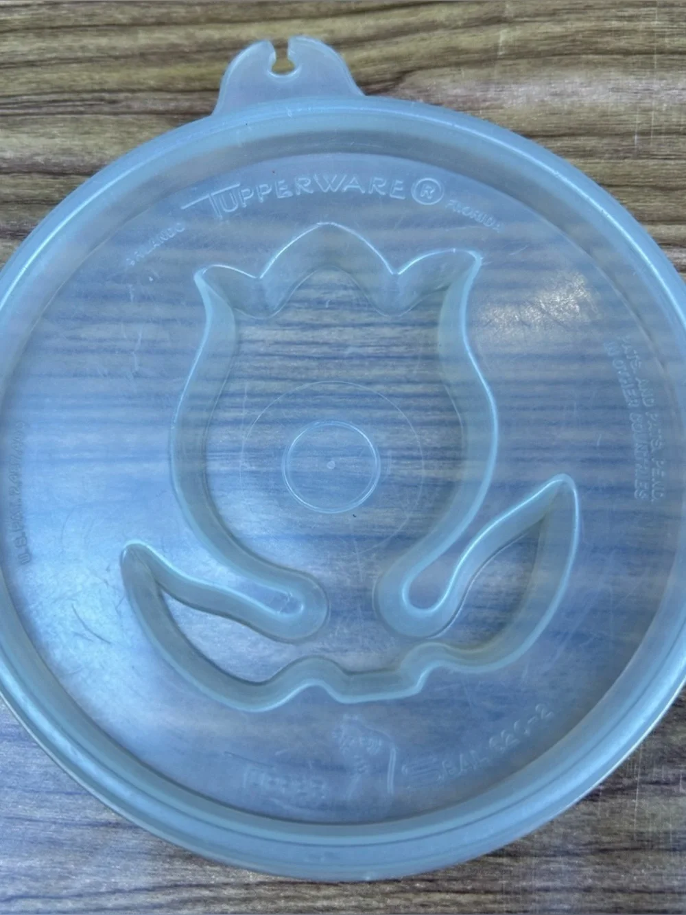 Tupperware vintage white