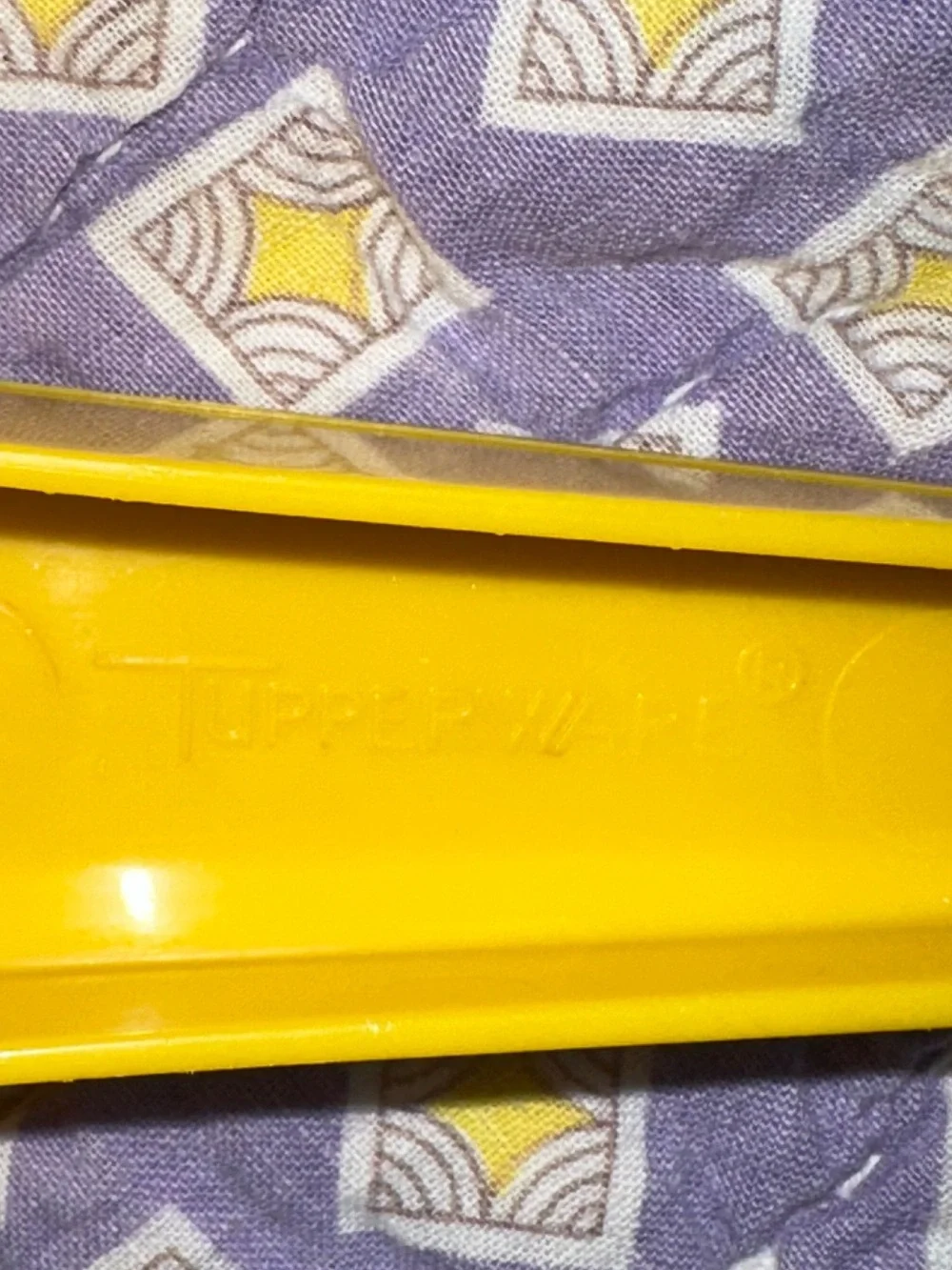 Tupperware single handle