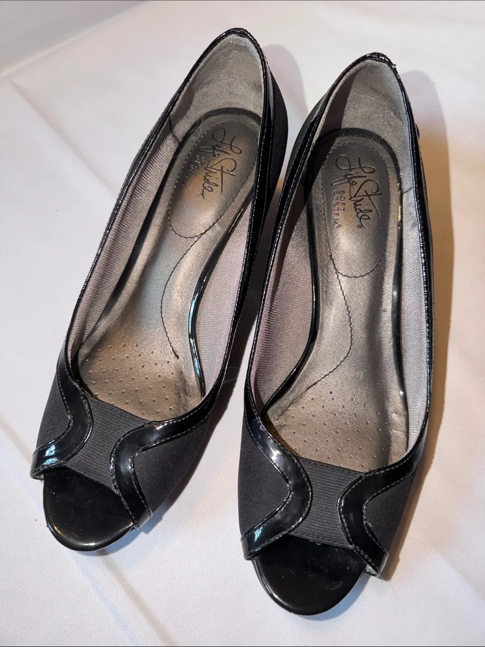 Life Stride Black Peep Toe Kitten Heel Pumps Women's Size 9