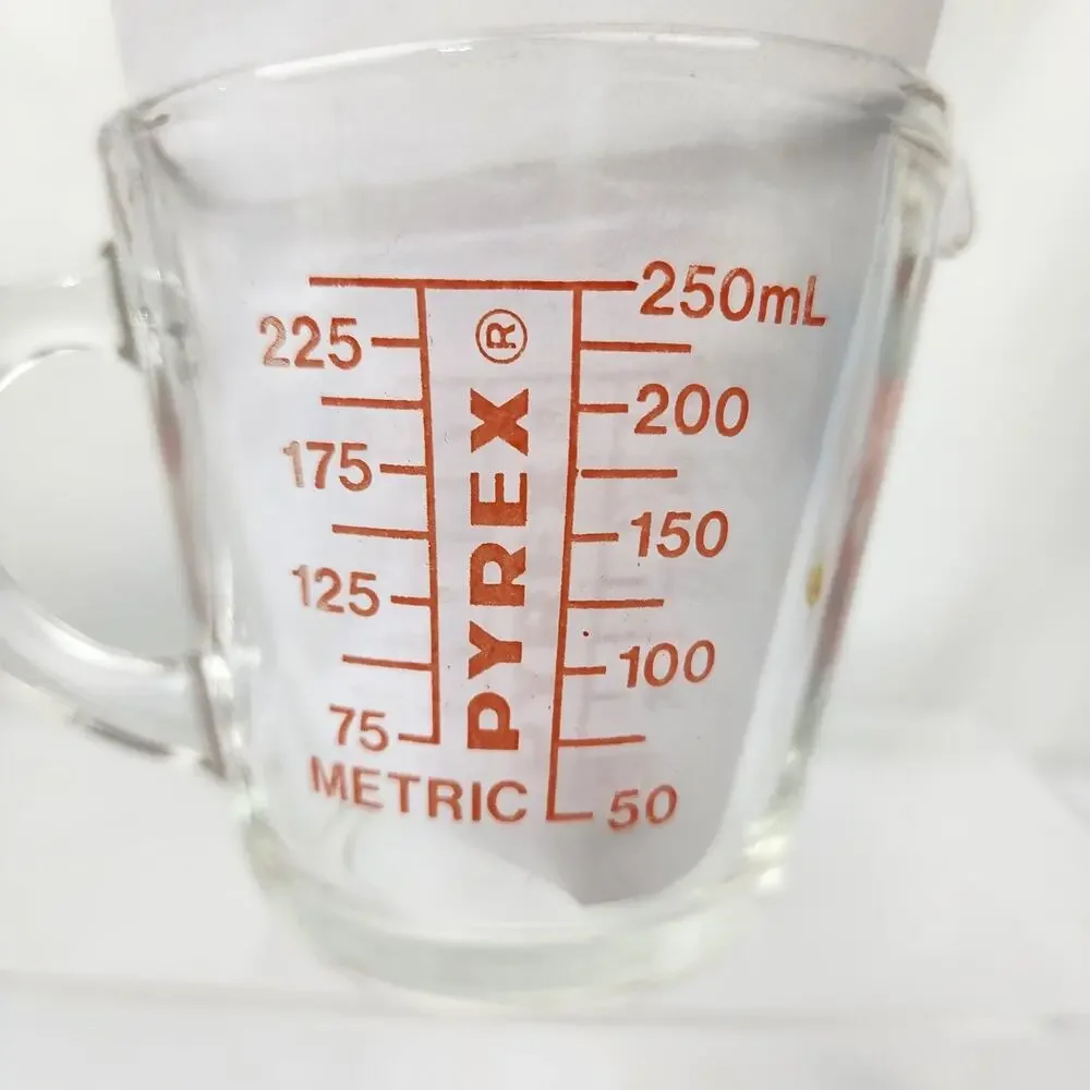 Pyrex 250 cup intact