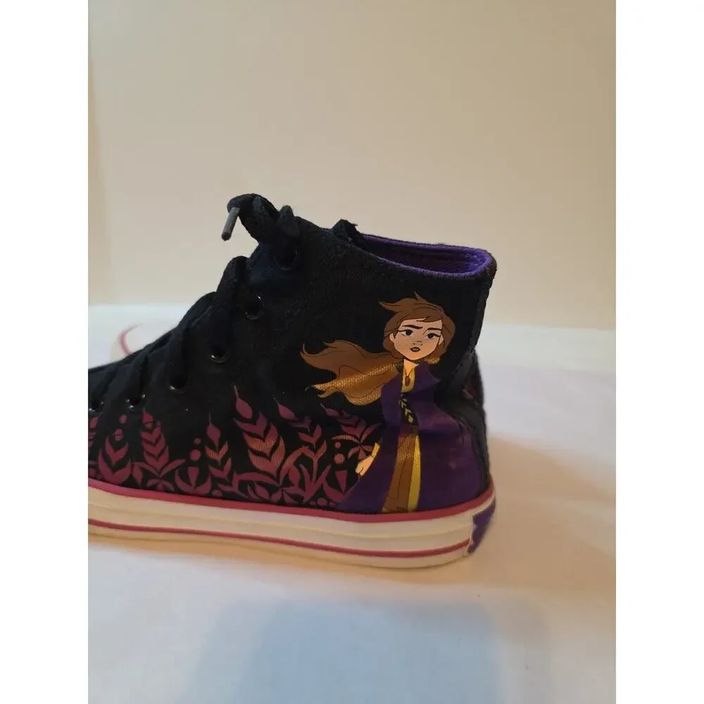 Converse very nice