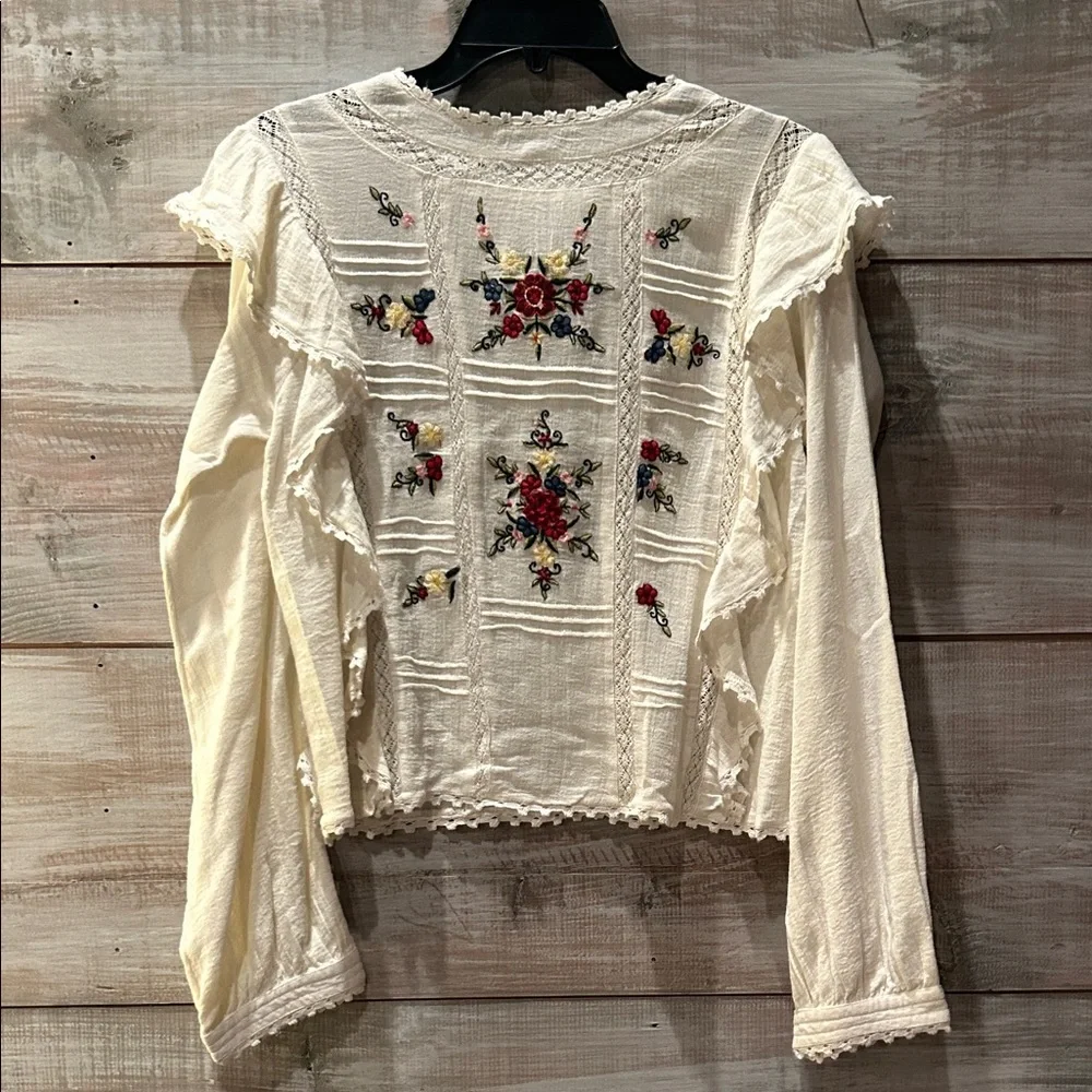 Free People trim free embroidery