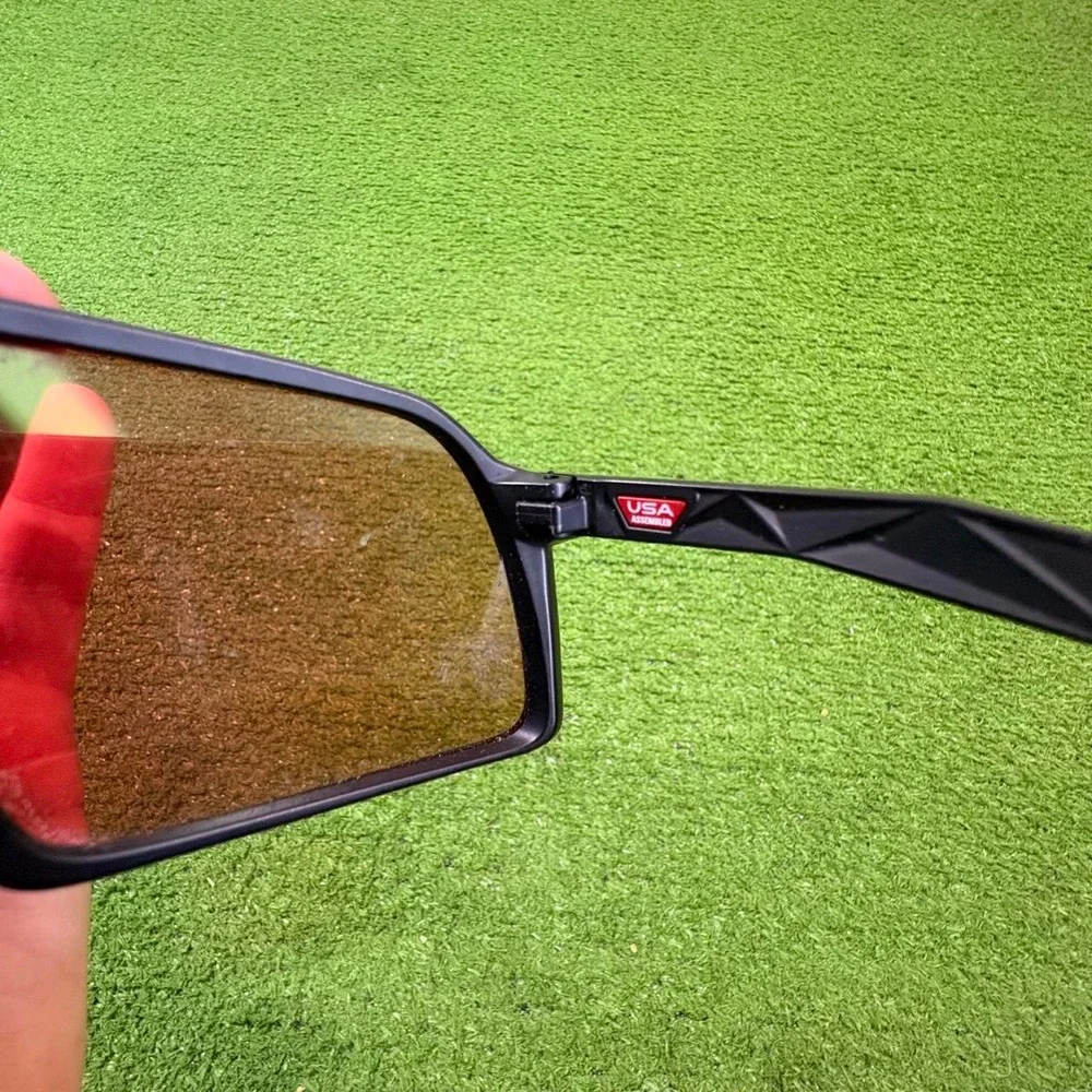 Oakley sutro matte