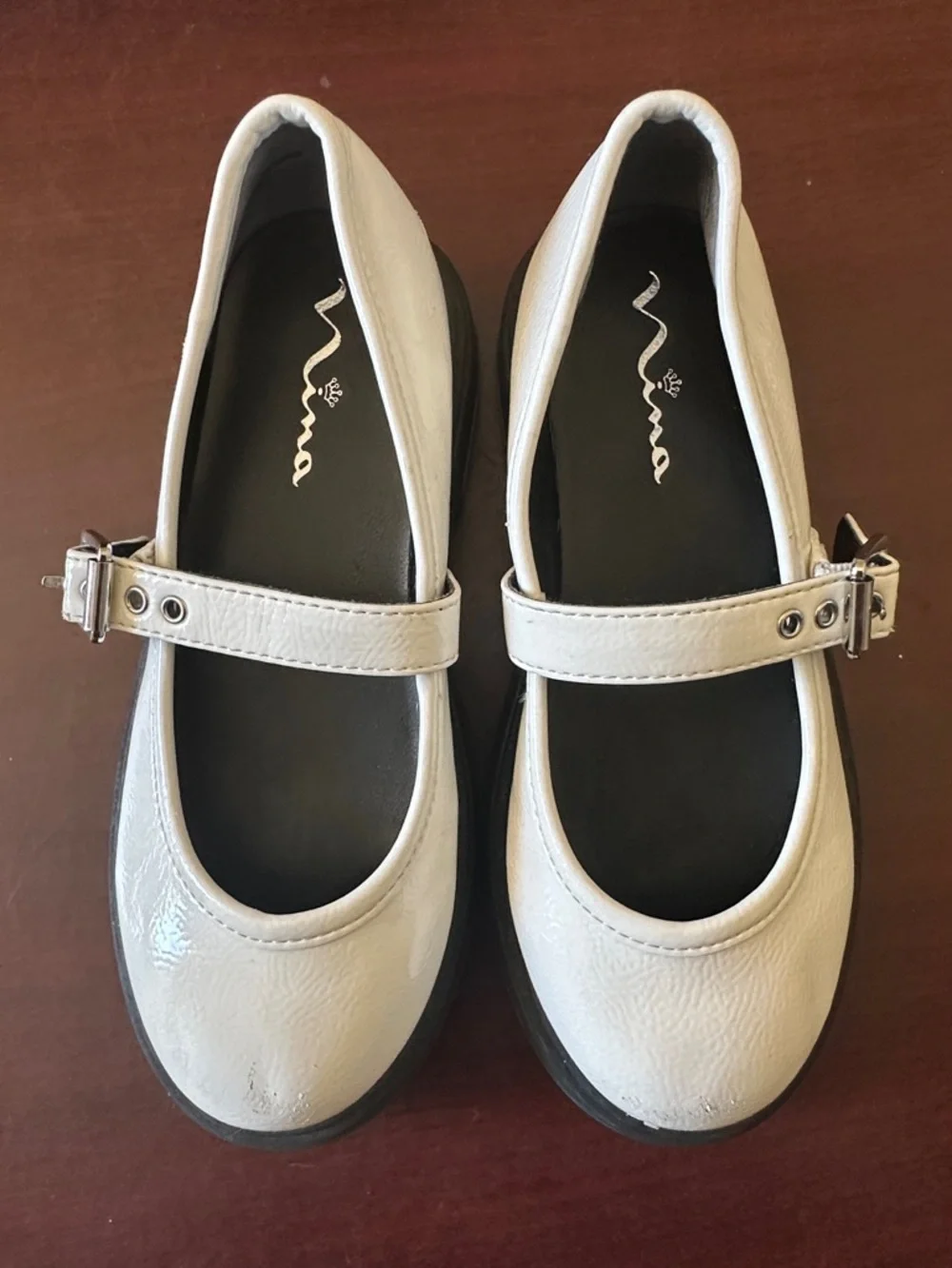 Nina classic white
