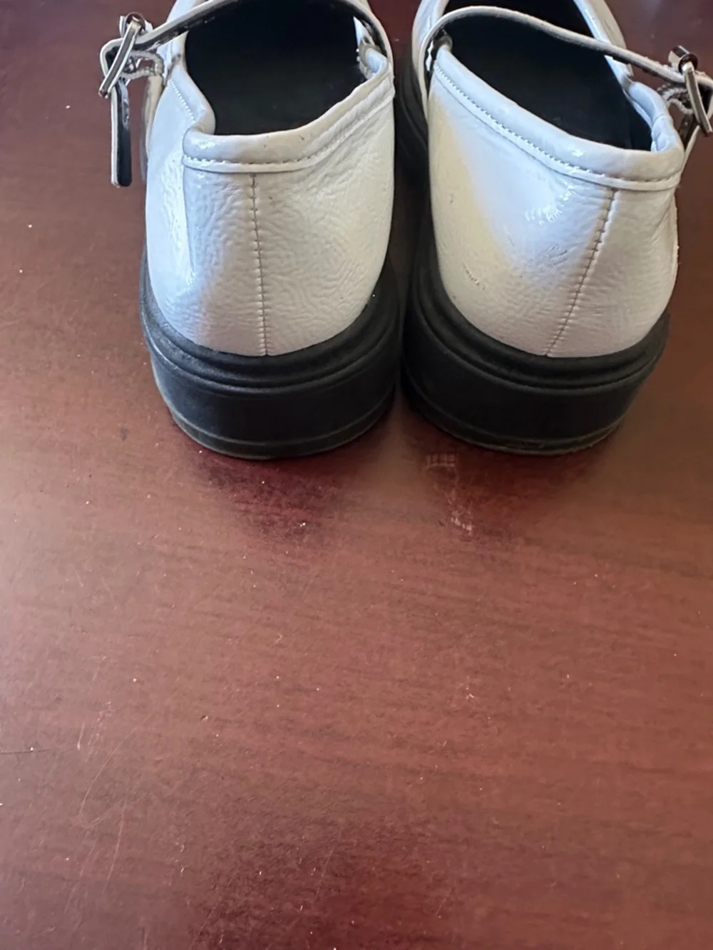 Nina classic white