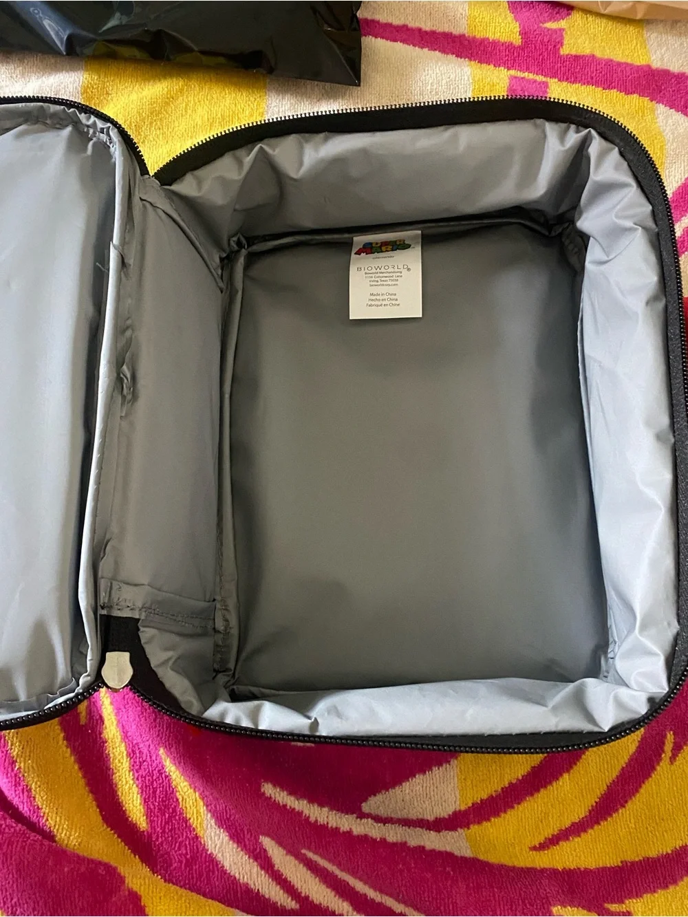 Bioworld lunch bag