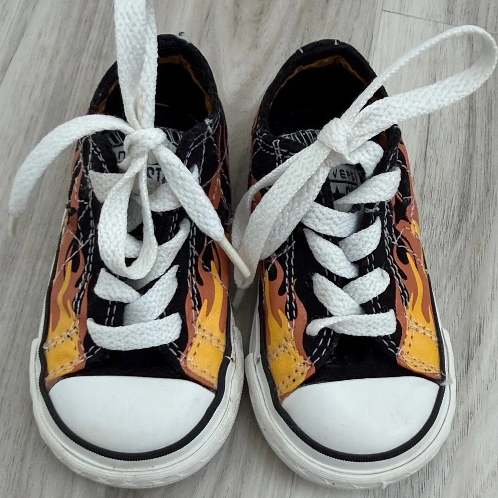 Converse stylish sneakers