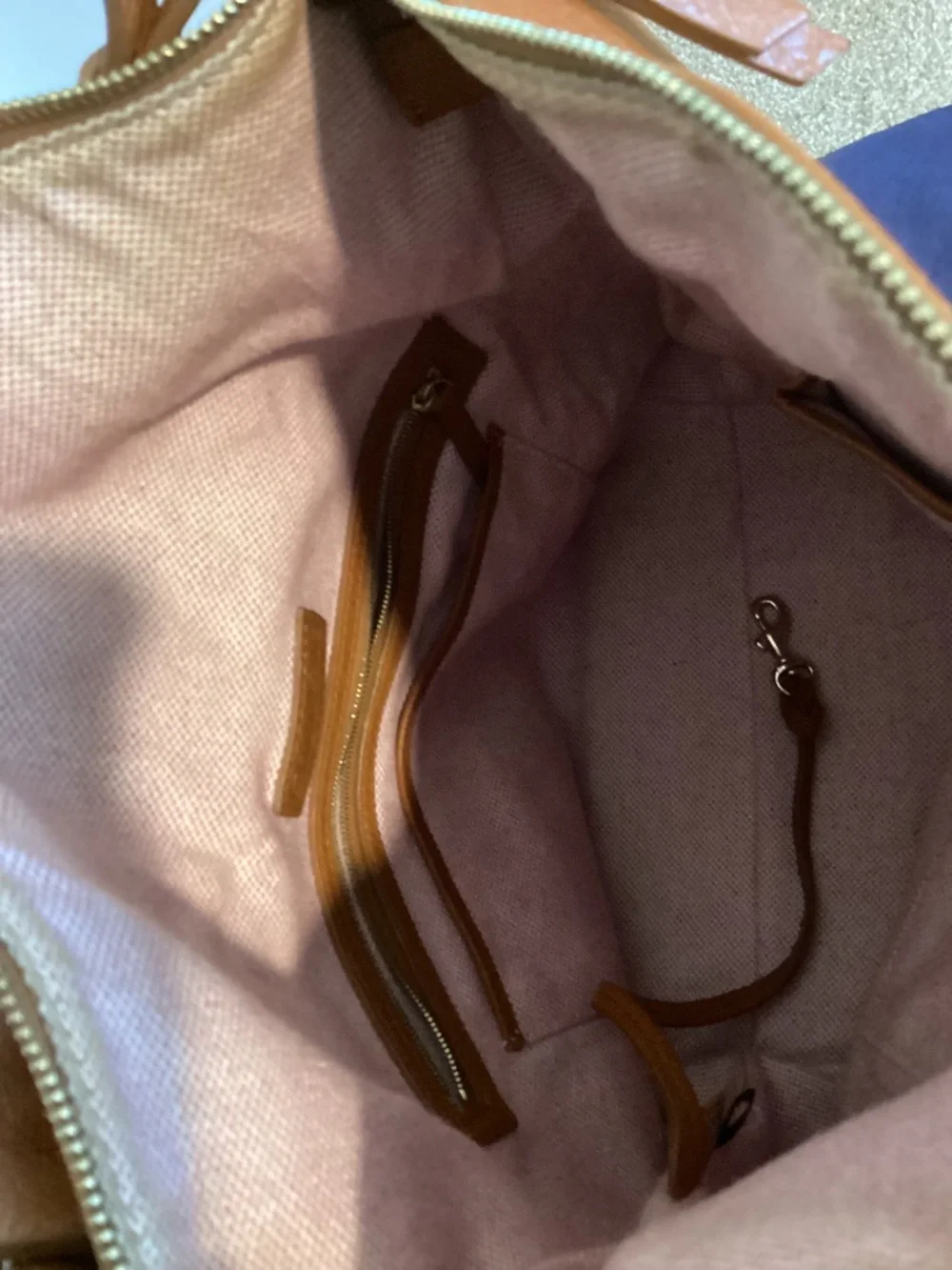 Dooney & Bourke Zipper Pocket Sac
