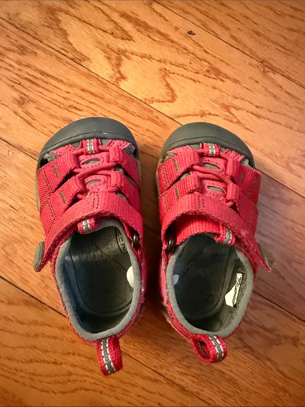 Kids pink Active Hook-and-Loop Sandals