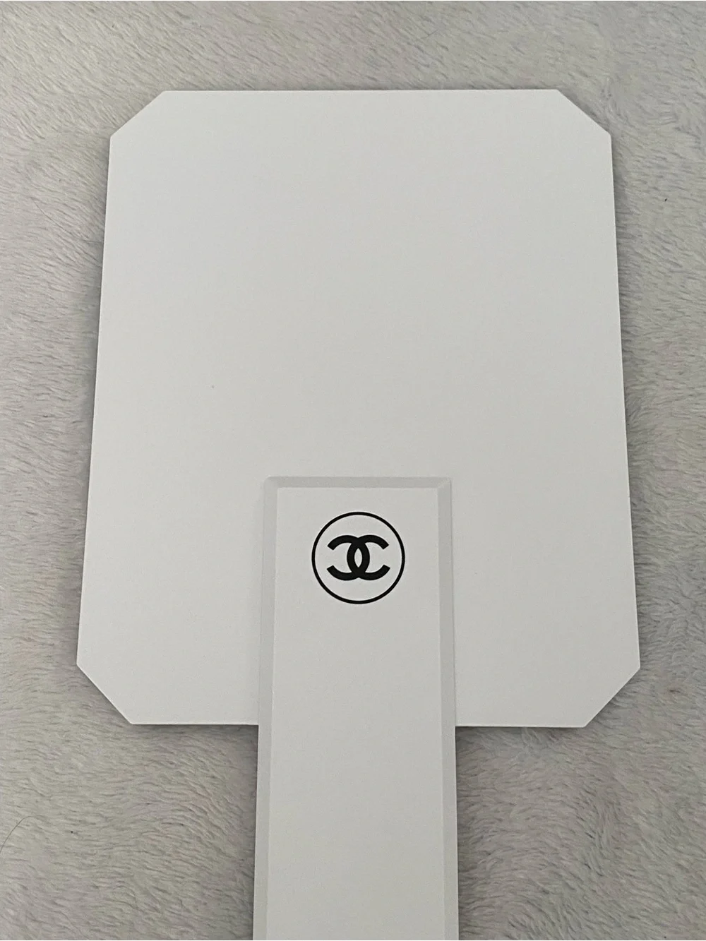 CHANEL white hand