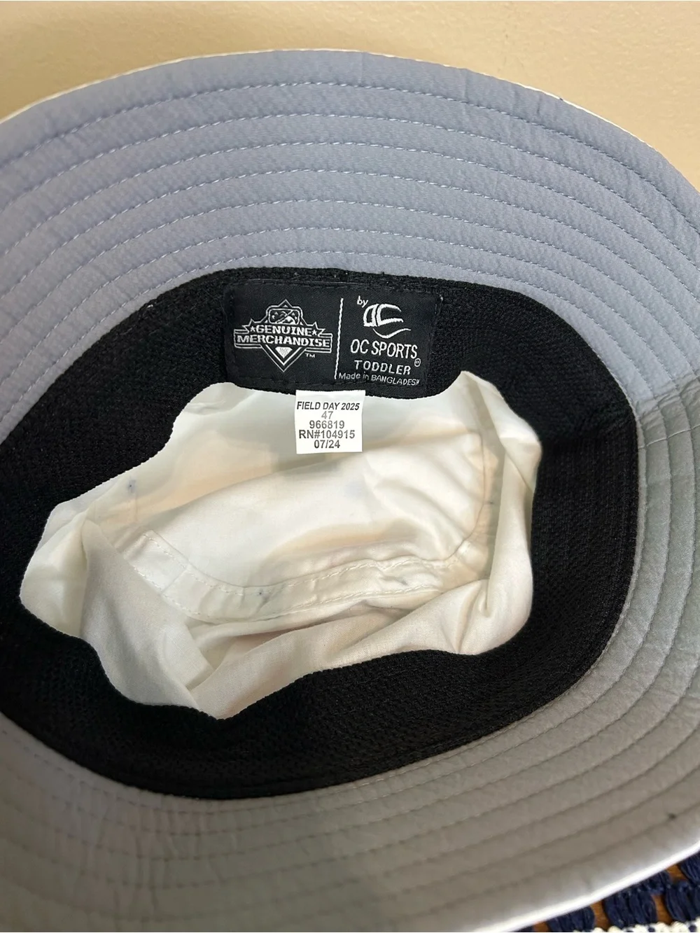 N/A white bucket