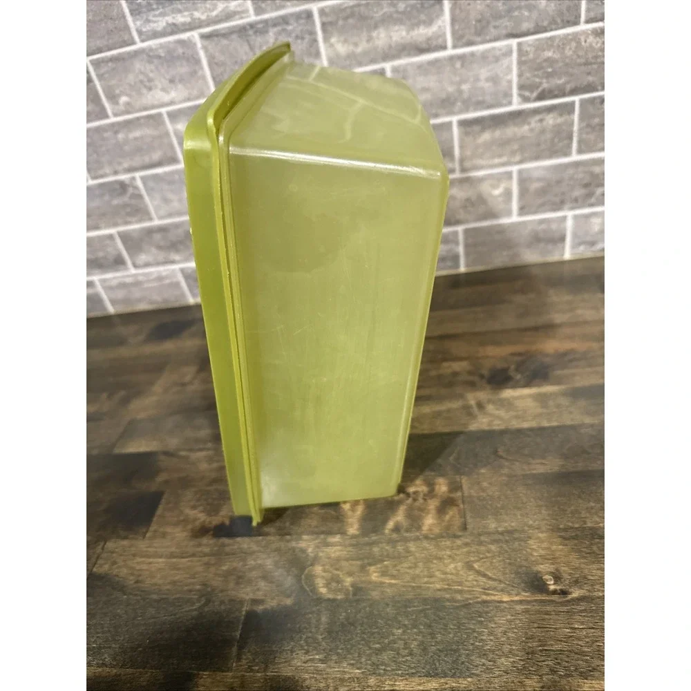 Rubbermaid this vintage