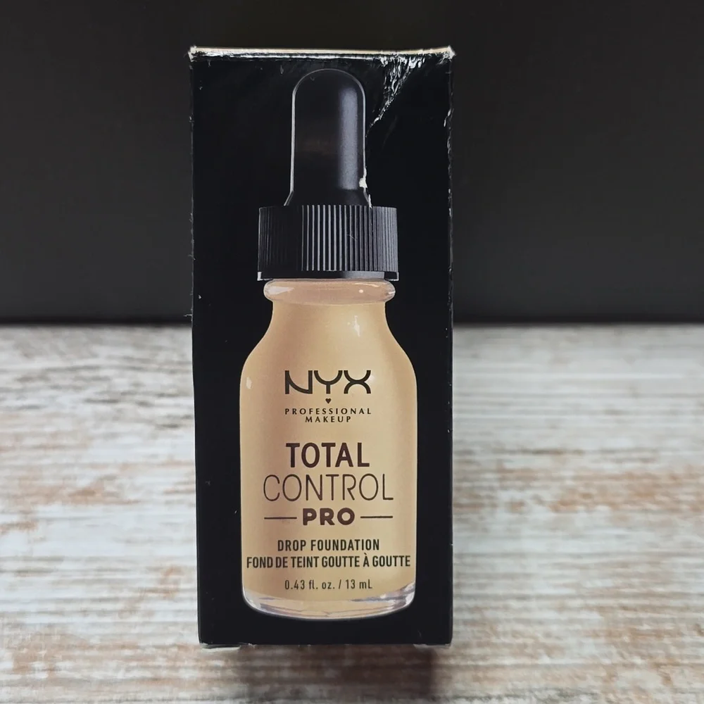 NYX Total Control Pro Foundation - Nude